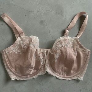 Wacoal Lace Trimmed Pink Bra